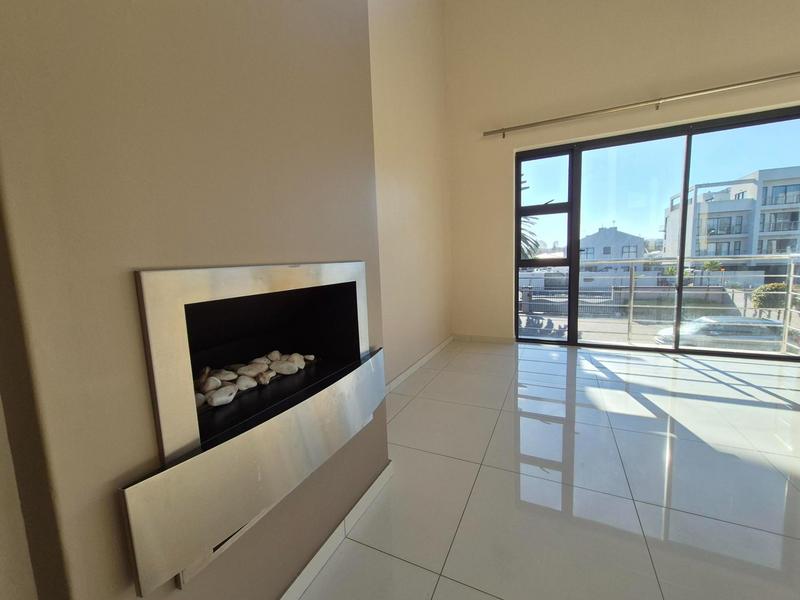 To Let 3 Bedroom Property for Rent in Bloubergrant Western Cape